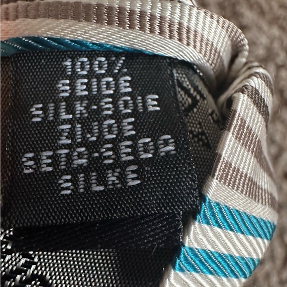 Ted Baker 100% silk tie, cream, beiges and blue - Picture 5 of 5